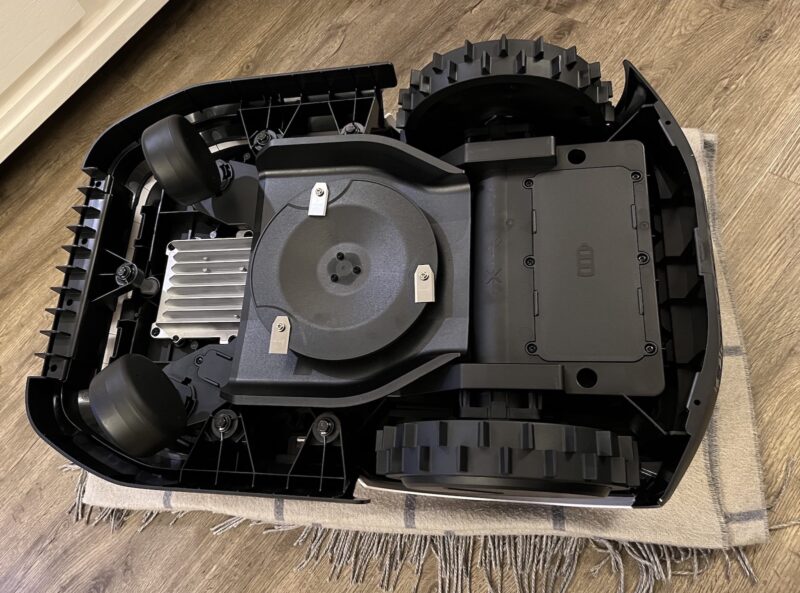 ecovacs goat g1 unboxing 33 800x593 - Erster Eindruck & Unboxing – ECOVACS GOAT G1 – Mähroboter