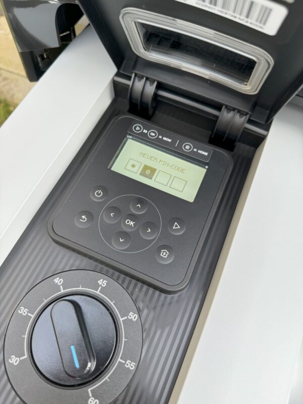 ecovacs goat g1 800 positionierung pin 600x800 - Test - ECOVACS GOAT G1-800 – Mähroboter ohne Begrenzungskabel