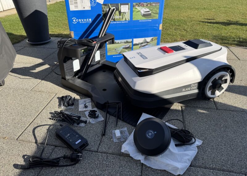 ECOVACS GOAT A1600 RTK 10 lieferumfang 800x569 - Test - ECOVACS GOAT A1600 RTK - Mähroboter ohne Begrenzungskabel