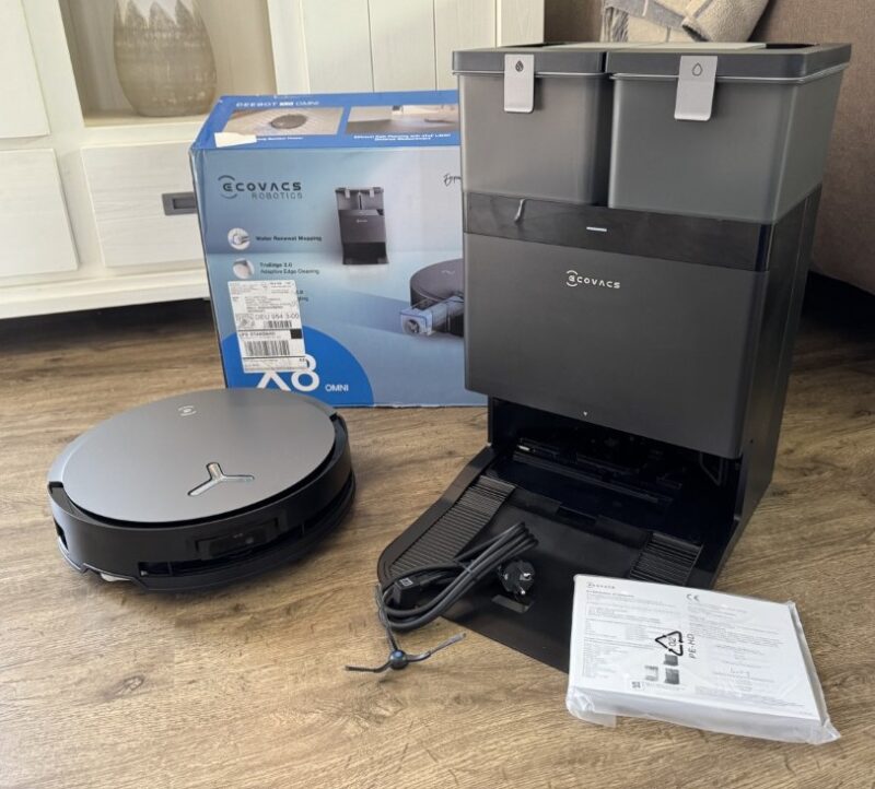 ECOVACS DEEBOT X8 OMNI Lieferumfang 800x722 - Test – ECOVACS DEEBOT X8 OMNI – Saugroboter