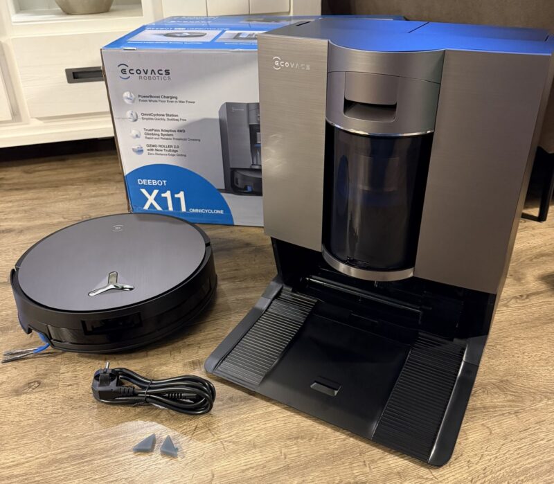 Test – ECOVACS DEEBOT X11 OMNICYCLONE – Saugroboter ECOVACS DEEBOT X11 OMNICYCLON Lieferumfang 800x699 - Test – ECOVACS DEEBOT X11 OMNICYCLONE – Saugroboter
