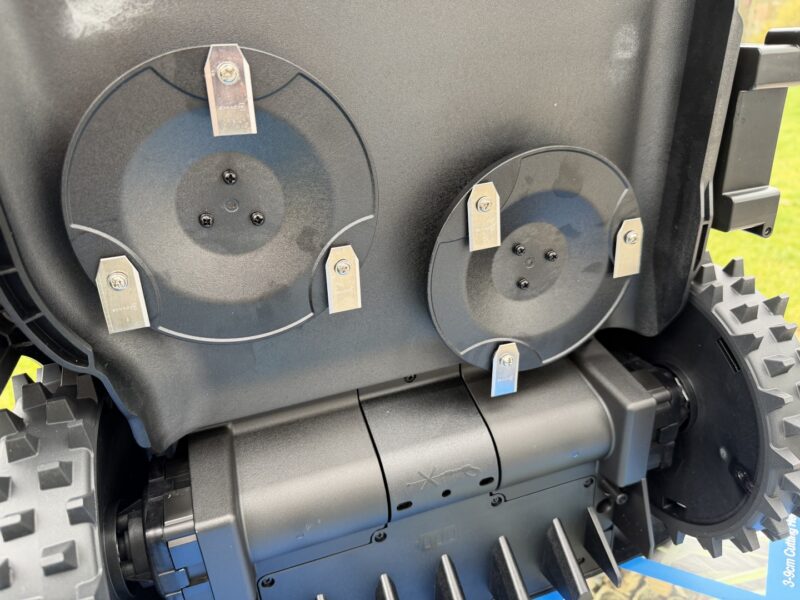 Test – ECOVACS GOAT A1600 LiDAR PRO – Mähroboter mit TruEdge-Trimmer ohne Kabel IMG 8156 800x600 - Test – ECOVACS GOAT A1600 LiDAR PRO – Mähroboter mit TruEdge-Trimmer ohne Kabel