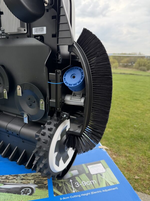 Test – ECOVACS GOAT A1600 LiDAR PRO – Mähroboter mit TruEdge-Trimmer ohne Kabel IMG 8160 600x800 - Test – ECOVACS GOAT A1600 LiDAR PRO – Mähroboter mit TruEdge-Trimmer ohne Kabel