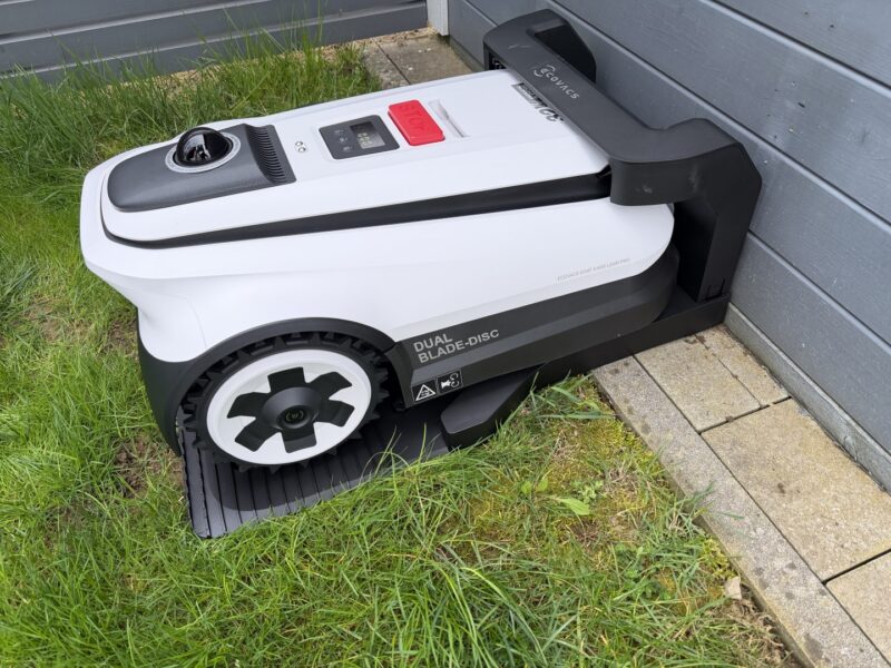 Test – ECOVACS GOAT A1600 LiDAR PRO – Mähroboter mit TruEdge-Trimmer ohne Kabel IMG 8167 800x600 - Test – ECOVACS GOAT A1600 LiDAR PRO – Mähroboter mit TruEdge-Trimmer ohne Kabel