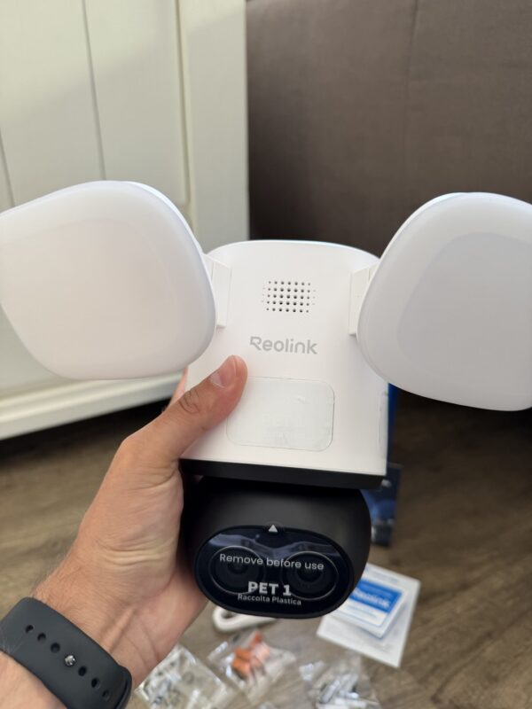 Test – Reolink TrackFlex Floodlight WiFi IMG 0066 600x800 - Test – Reolink TrackFlex Floodlight WiFi